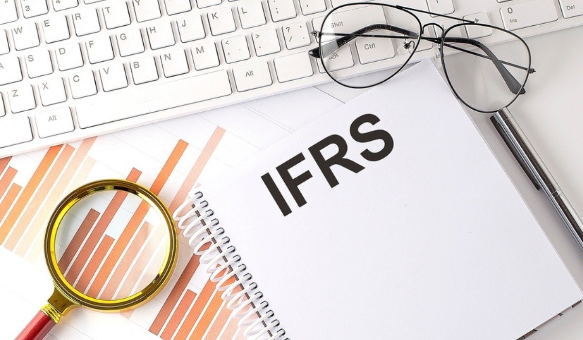 IFRS-feature-compressed